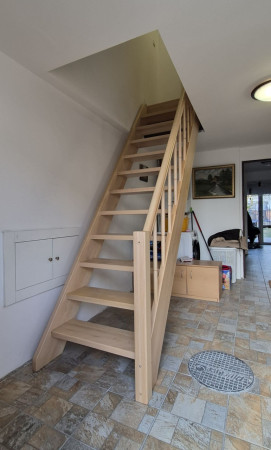 Bukové otevřené schody přímé